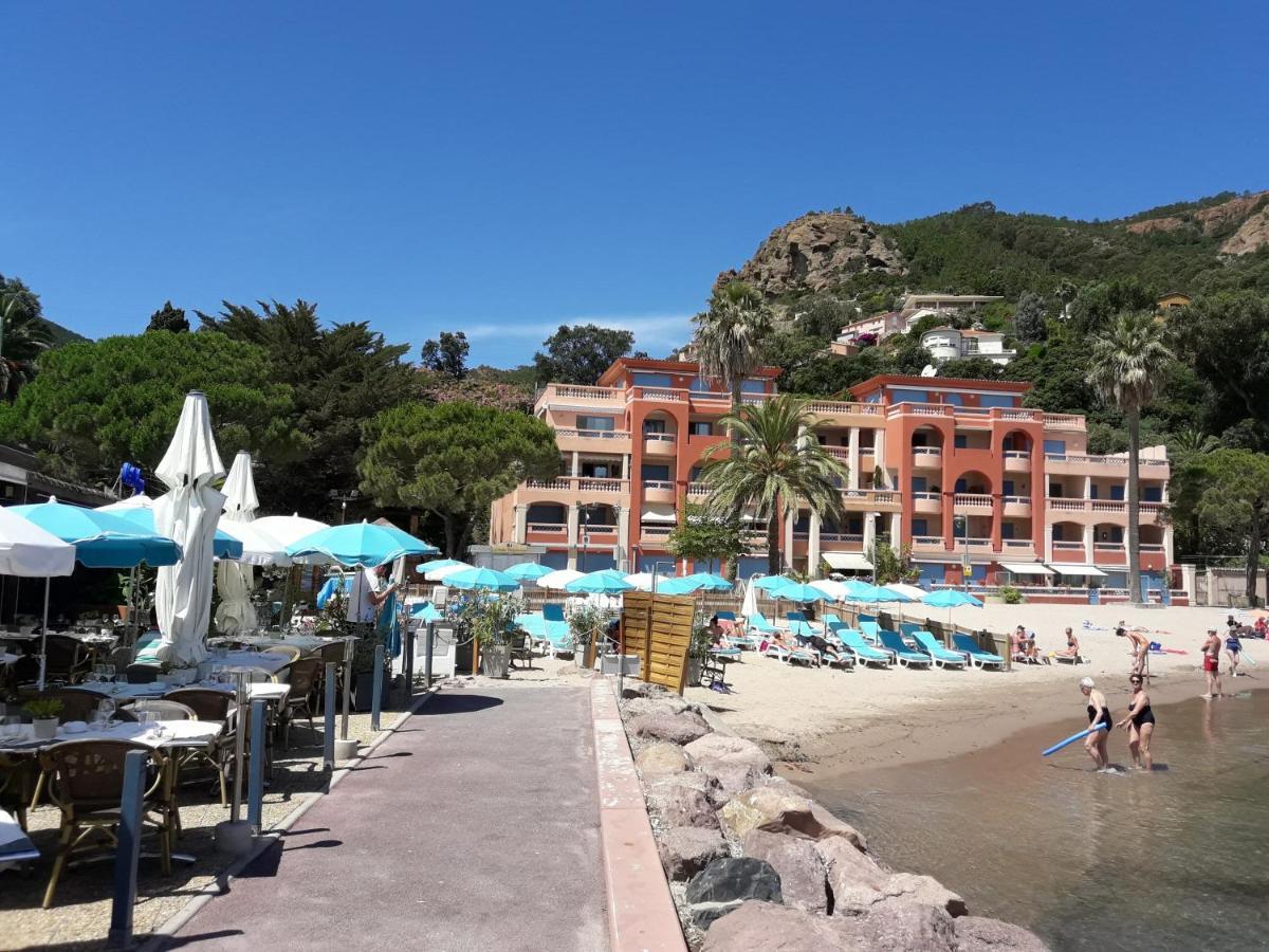 French Riviera 1 Bedroom On The Beach Facing Cannes Теуль-сюр-Мер Экстерьер фото