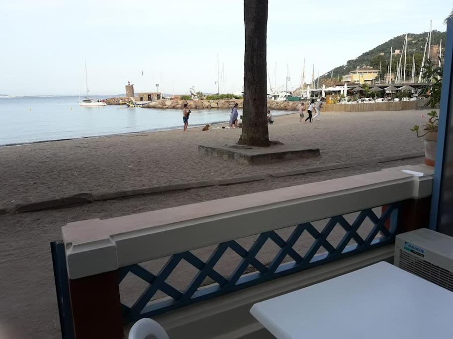 French Riviera 1 Bedroom On The Beach Facing Cannes Теуль-сюр-Мер Экстерьер фото