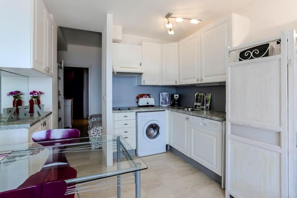 French Riviera 1 Bedroom On The Beach Facing Cannes Теуль-сюр-Мер Экстерьер фото