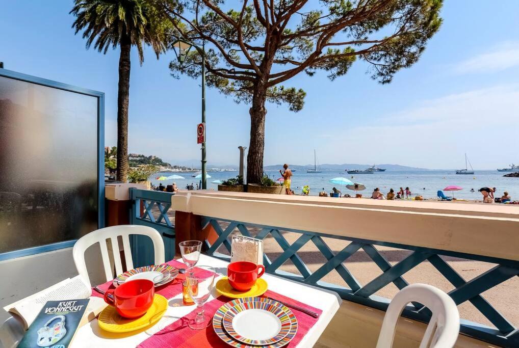 French Riviera 1 Bedroom On The Beach Facing Cannes Теуль-сюр-Мер Экстерьер фото